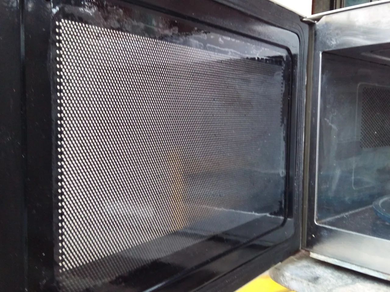 Micro-ondas Brastemp Crisp inox grill 27lt usado 127v - Foto 3