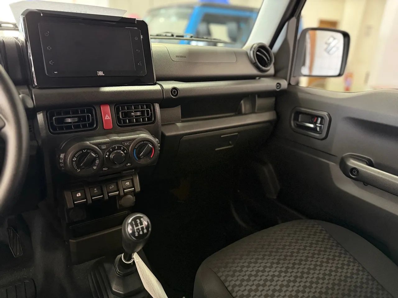 Jimny Sierra 4You MANUAL 2025 - 0km - Douglas 9 8 3 3 2 8 7 1 1  - Foto 5