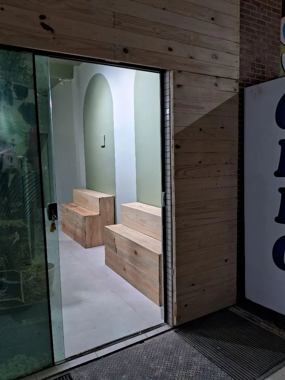 Store Facades on Pins or Pallets