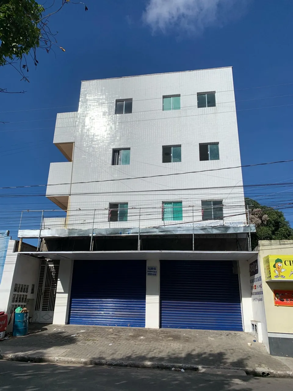 Alugo ponto comercial em Teresina no bairro Dirceu na avenida Joaquim Nelson.