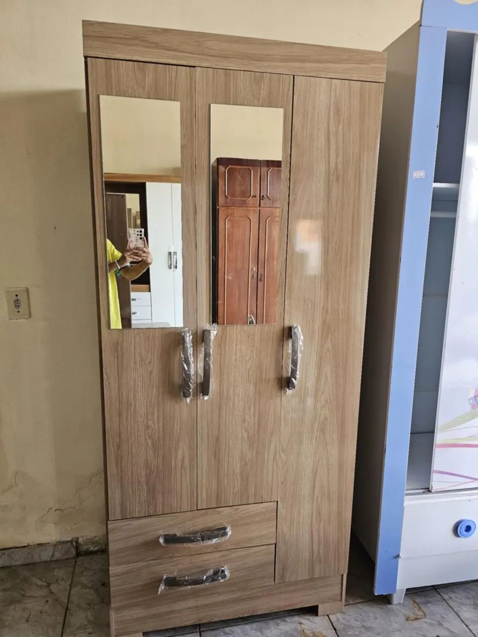 Guarda-Roupa 3 Portas com Espelho - Foto 2