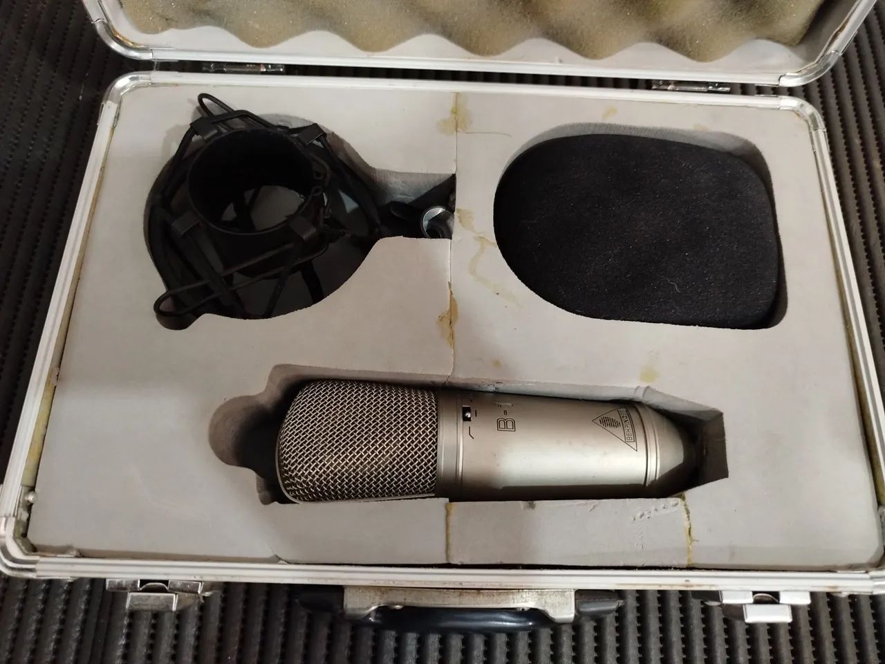 Microfone Behringer - Condenser - B1