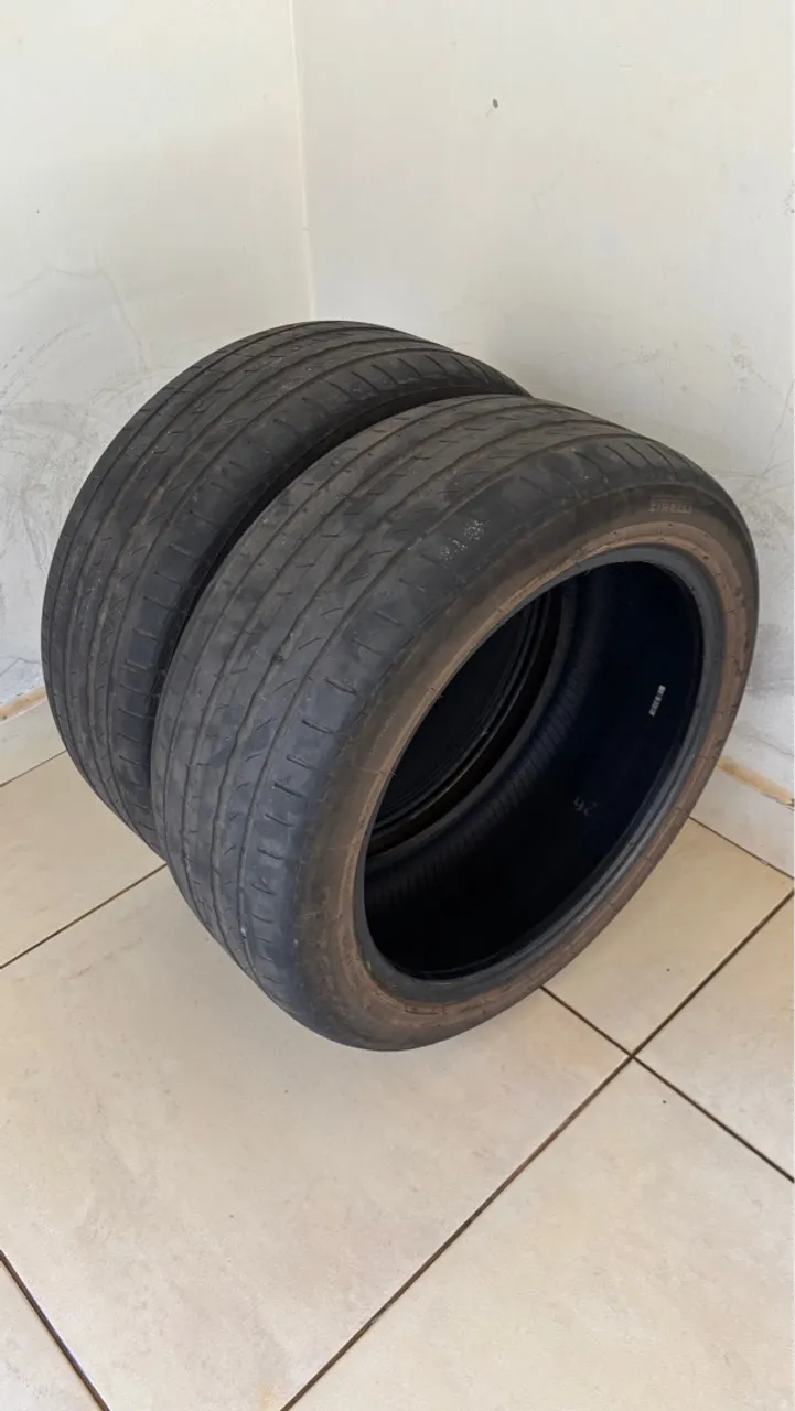 Pneus Pirelli 235/45/R18 - Usados