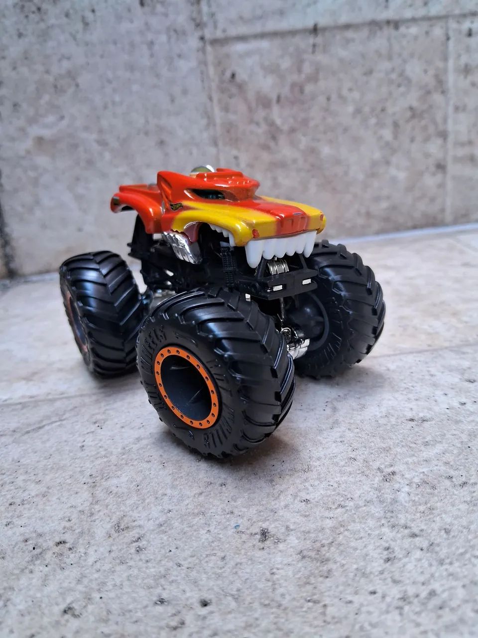 Carrinho Colecionador Monster Truck Hot Wheels - Raro e Super Conservado!
