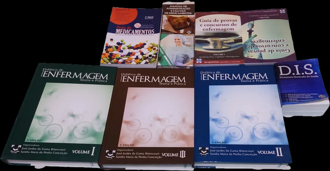 vendo esse livros em ótimo estado e até lacrados na área de enfermagem