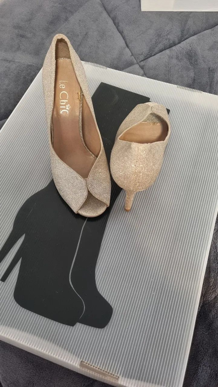Sapato Feminino Le Chic ?Dourado