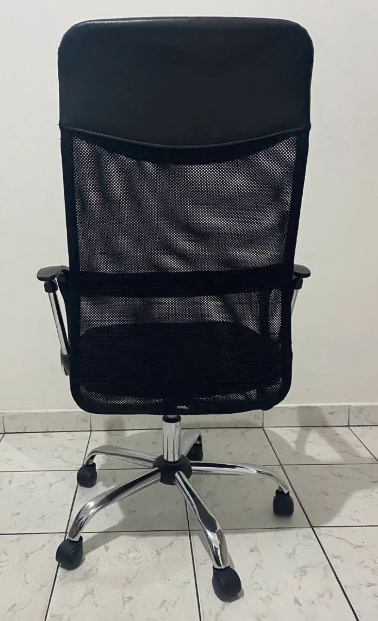 Cadeira de Escritório Ergonômica em Ótimo Estado - Foto 3