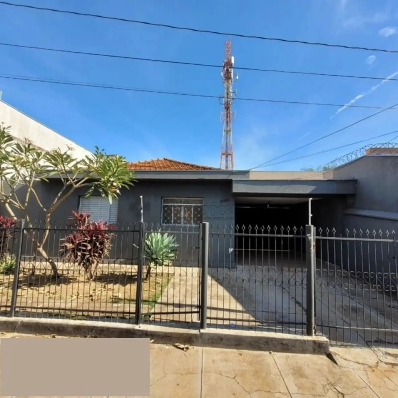 Casa comercial para locação em São José do Rio Preto-SP, bairro Boa Vista: 3 salas, 1 banh