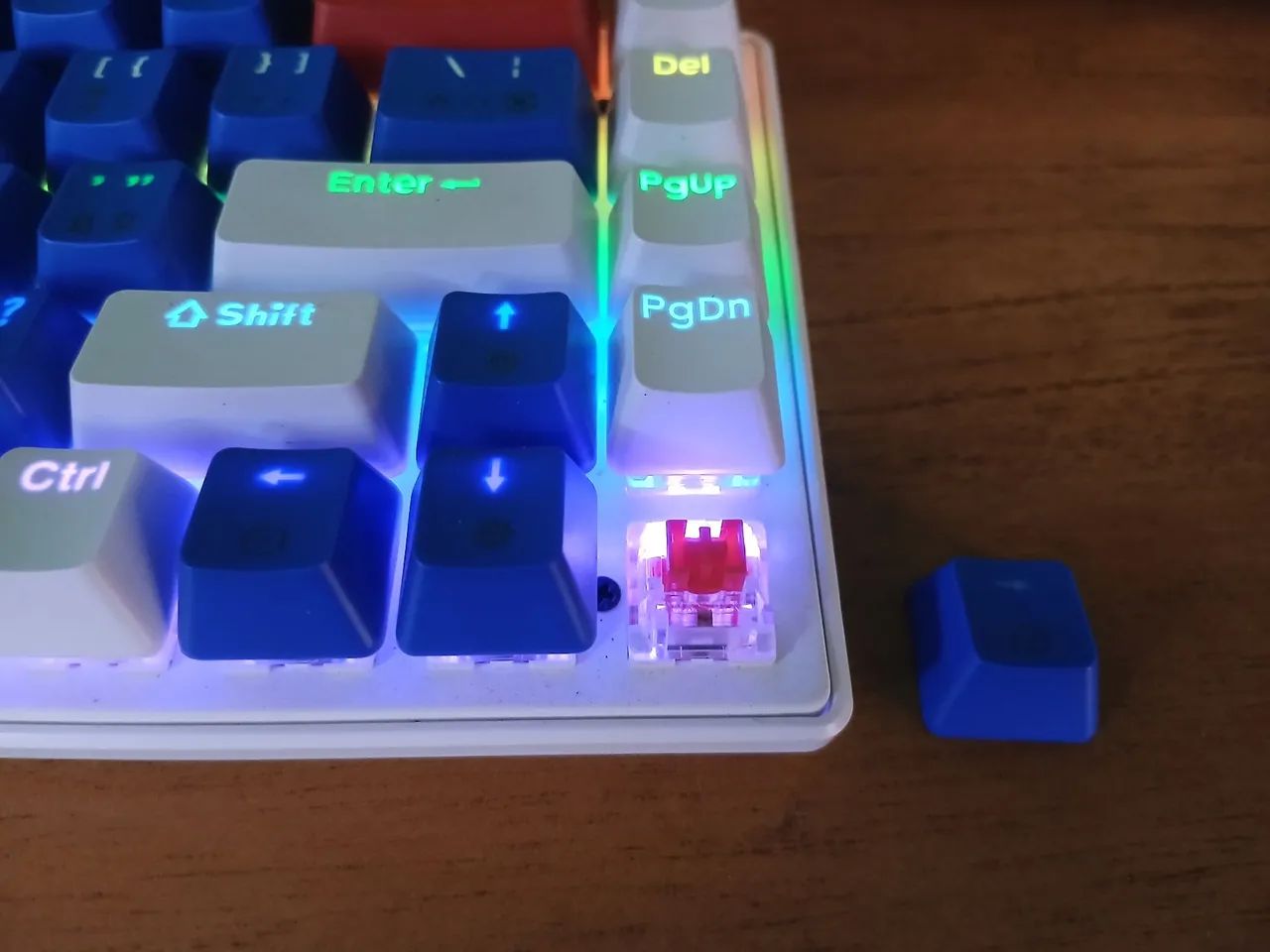 Teclado Mecânico Ultramax 60% - Pouco Uso - Com Caixa / RGB  - Foto 4