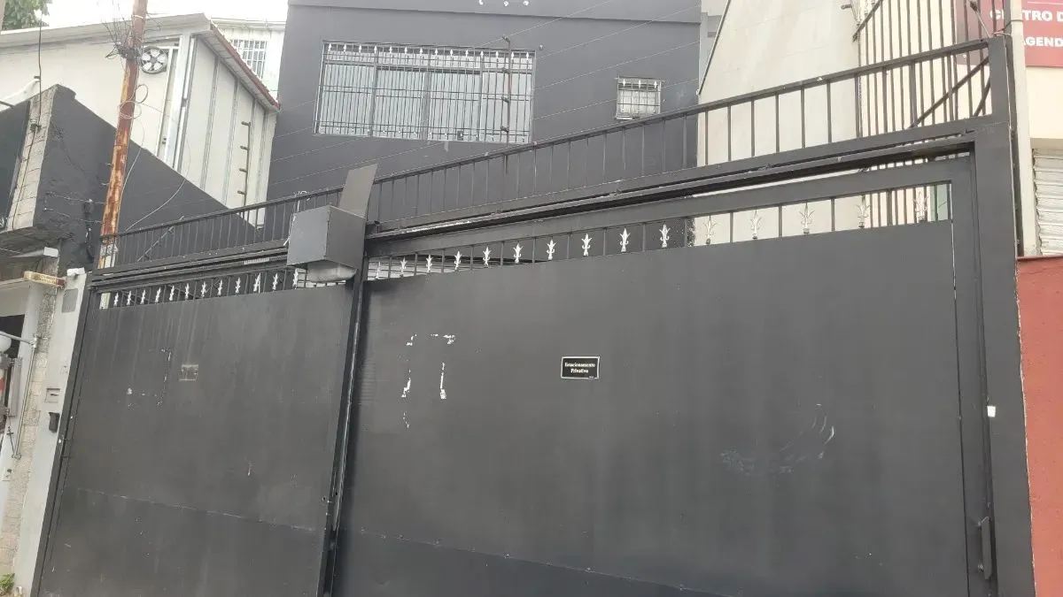 Loja de rua para venda, 220m²
