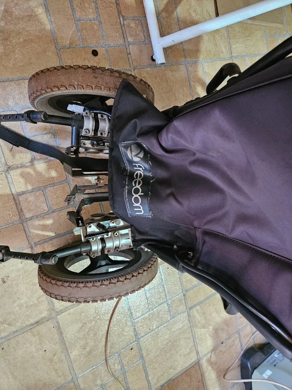 Peças usadas p cadeira roda motorizada  - Foto 3