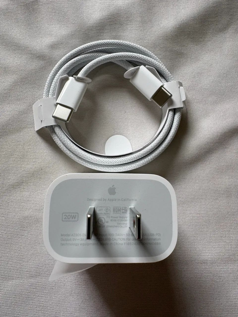 Carregador e cabo ORIGINAL IPHONE APPLE  - Foto 2
