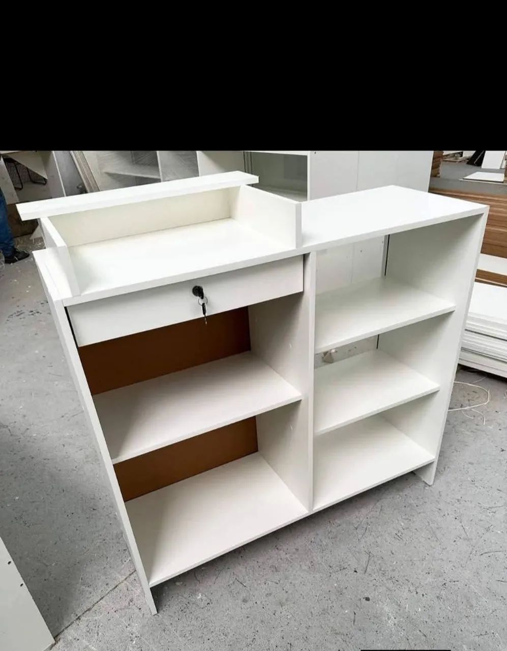 Balcão Caixa +2  Balcão de vitrine de atendimento em MDF 