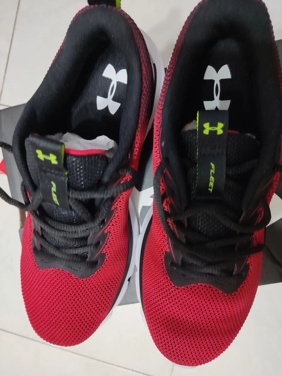 Tênis Under Armour - Vermelho e Preto
