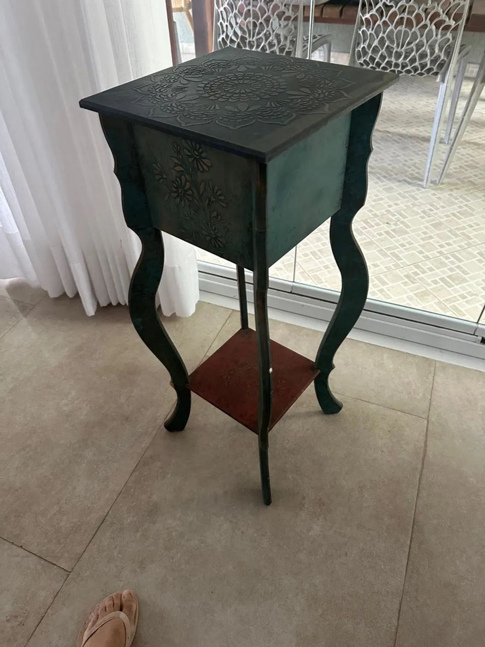 Mesa de canto decorativa