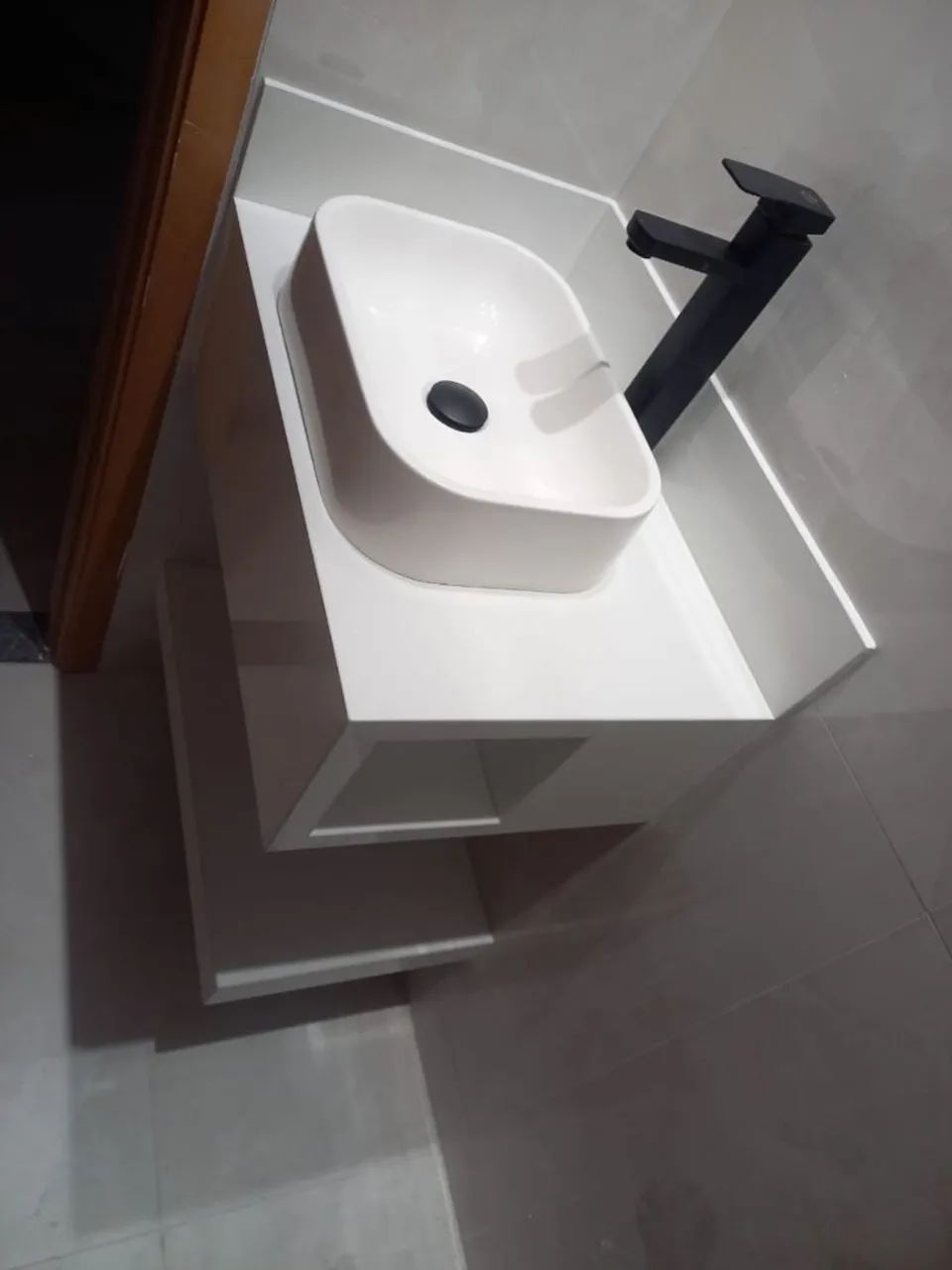 Pias de porcelanato branco polido  - Foto 3
