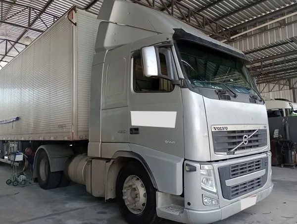 Volvo FH 420 4x2 ano 2014 automático - Foto 2