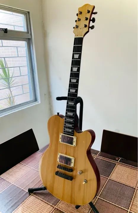 Guitarra seminova, já regulada, blindagem em cobre, excelente sustainer estado de nova - Foto 3