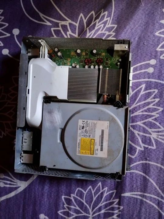 carcaça do Xbox 360 sucata  para aproveitar peças leia o anúncio todo  - Foto 3