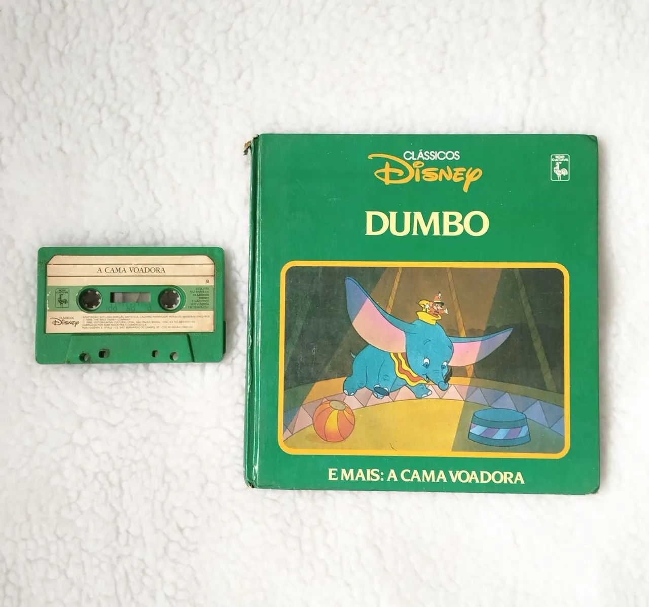 Livro Disney com fita k7 Dumbo e A Cama Voadora