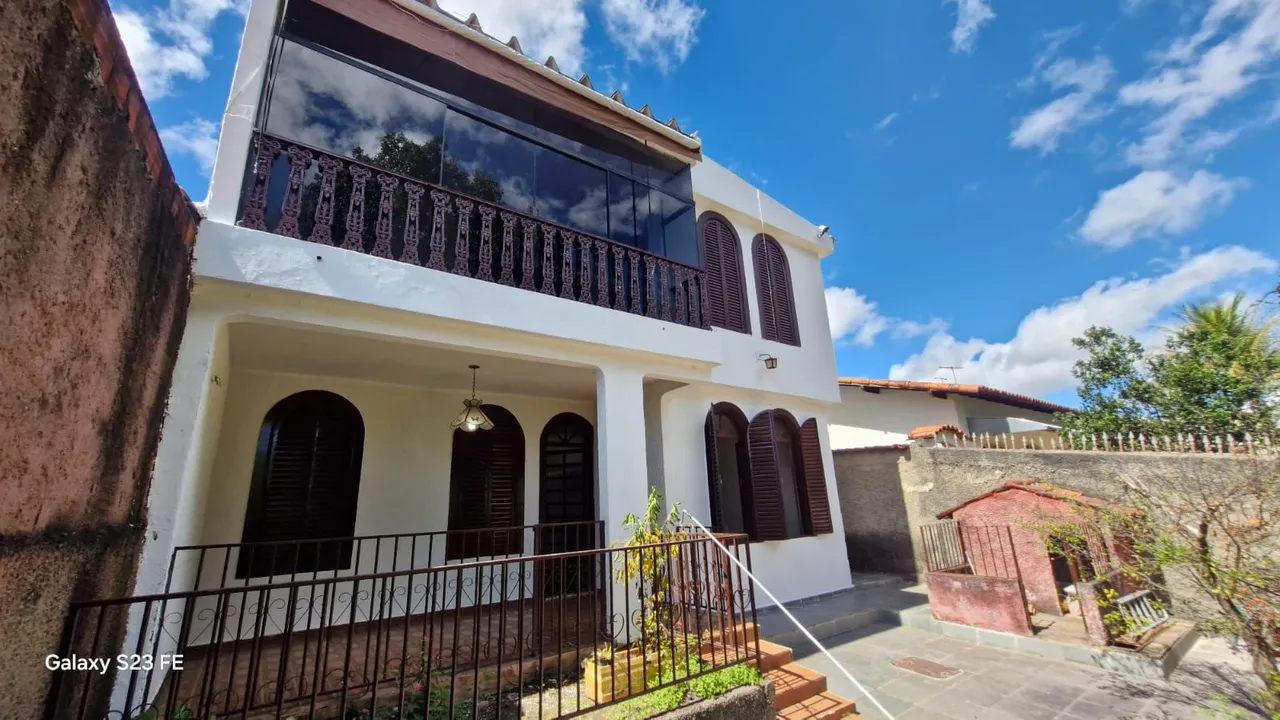 Casa 4 quartos com piscina na quadra 8 de Sobradinho