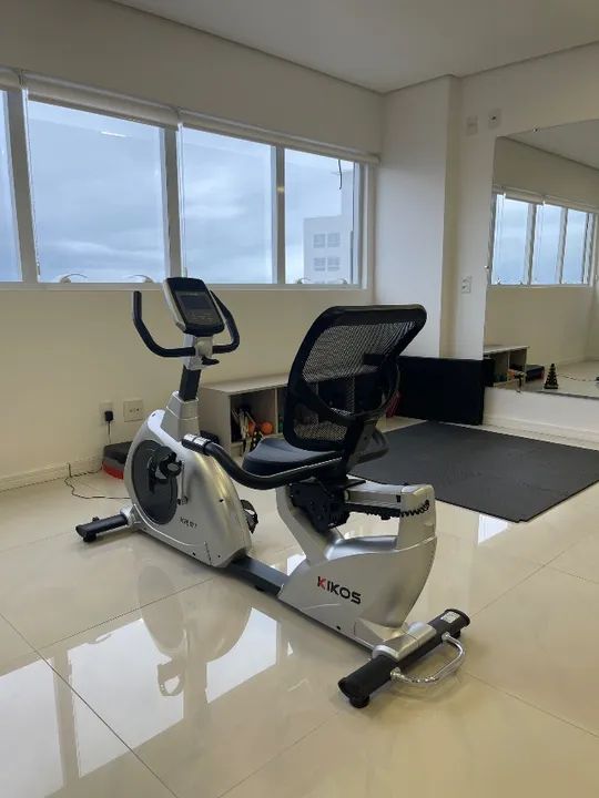 BICICLETA ERGOMÉTRICA KIKOS KR9.1 BIVOLT - ELETROMAGNÉTICA