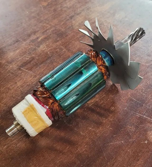 Rotor Induzido da Makita Serra de Esquadria LS 1030 - Foto 4