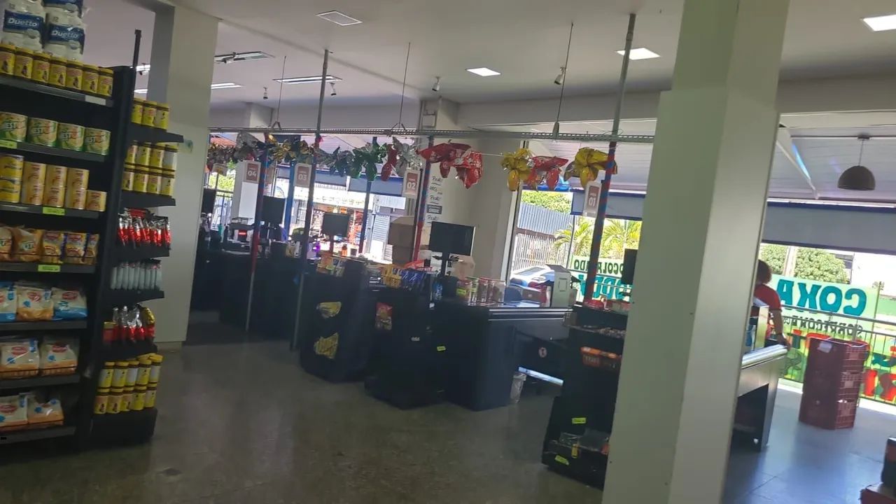 Vendo excelente supermercado na 209, completo. 