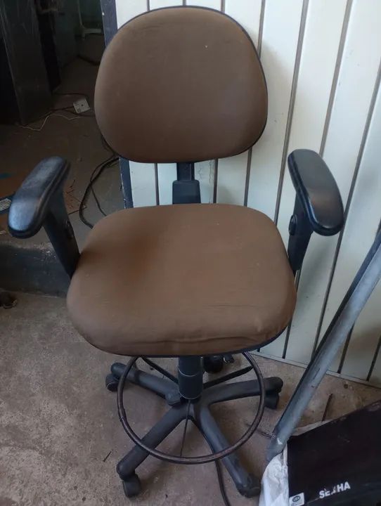 Cadeira de Escritório Giratória com Rodinhas