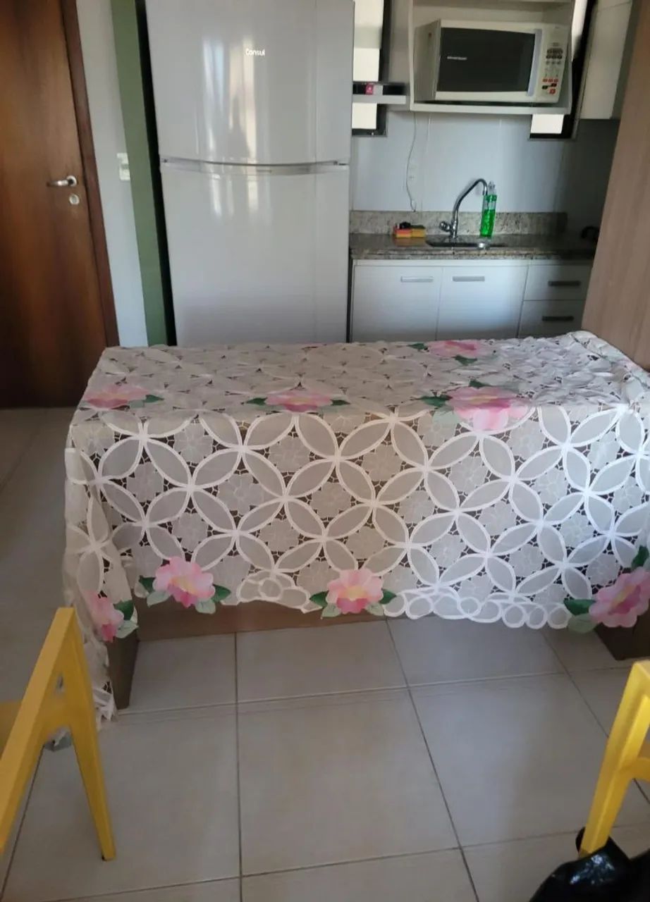 Toalha de Mesa Bordada Decorativa com Estampa Floral