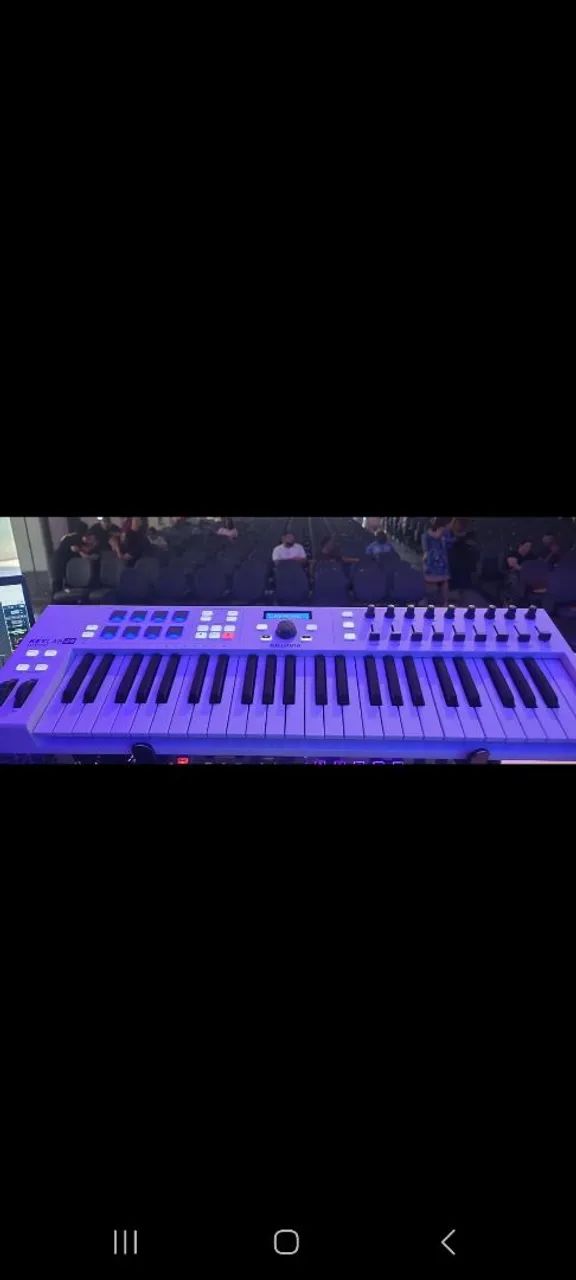 Controlador Arturia Keylab Essencial 4964961616483459121