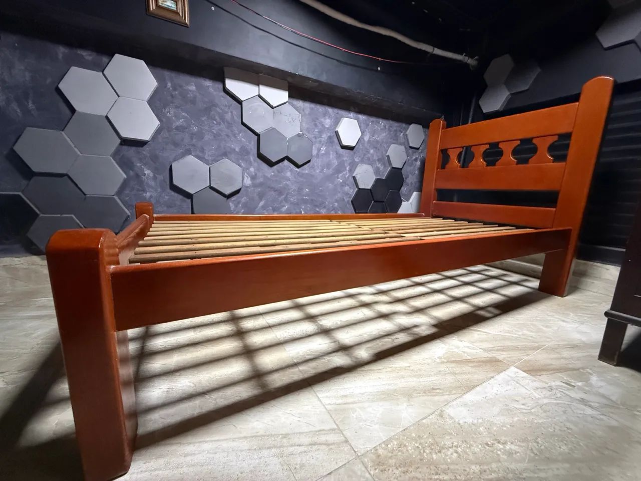 Cama de solteiro madeira de lei 64739713196930123