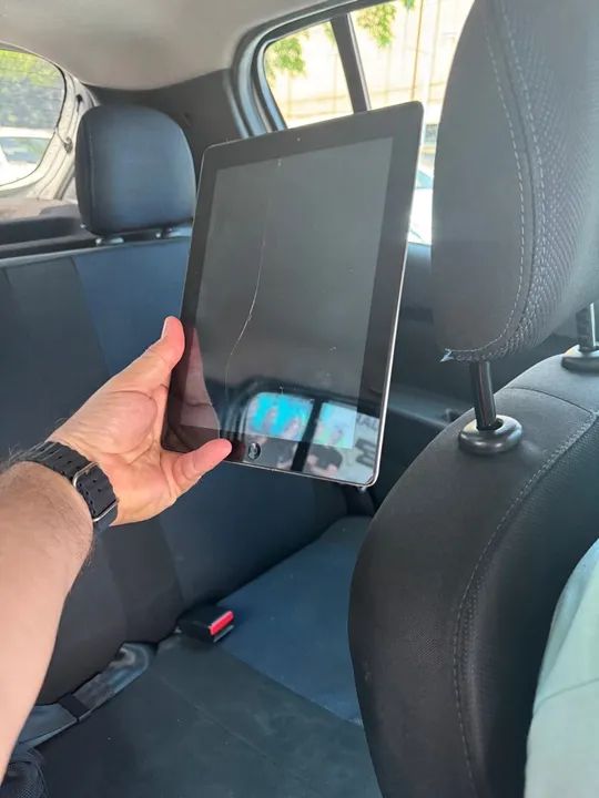iPad Apple com Tela Quebrada