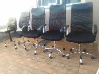 4 Cadeiras Executiva/escritório- Preço de Oportunidade! SEMI NOVA - Foto 2
