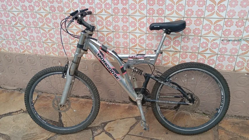 Bicicleta 21 marcha Mongoose Shimano 2 amortecedor rosa aero revisada