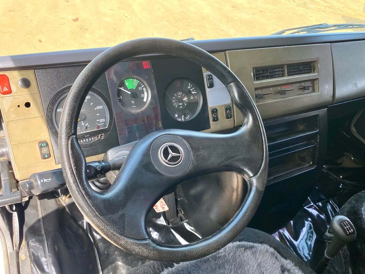 Caminhao 3/4 MB 710 2011 (OPORTUNIDADE) - Foto 8