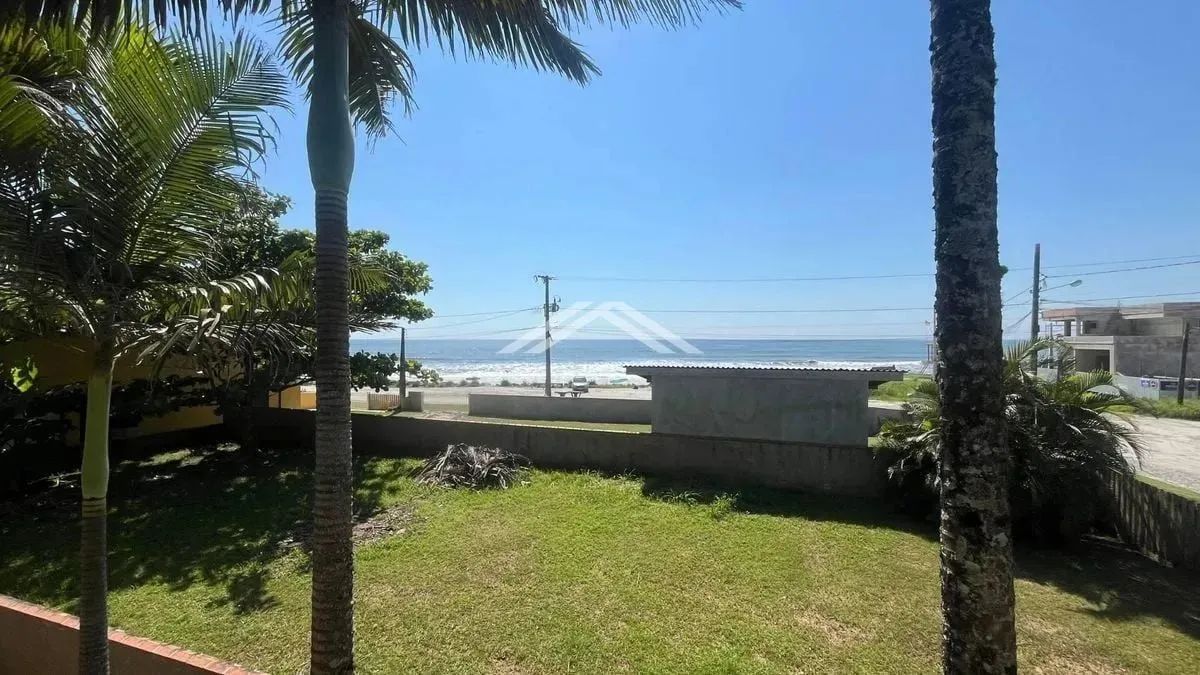 Sobrado com 4 quartos à Venda, Itapema do Norte - Itapoá
