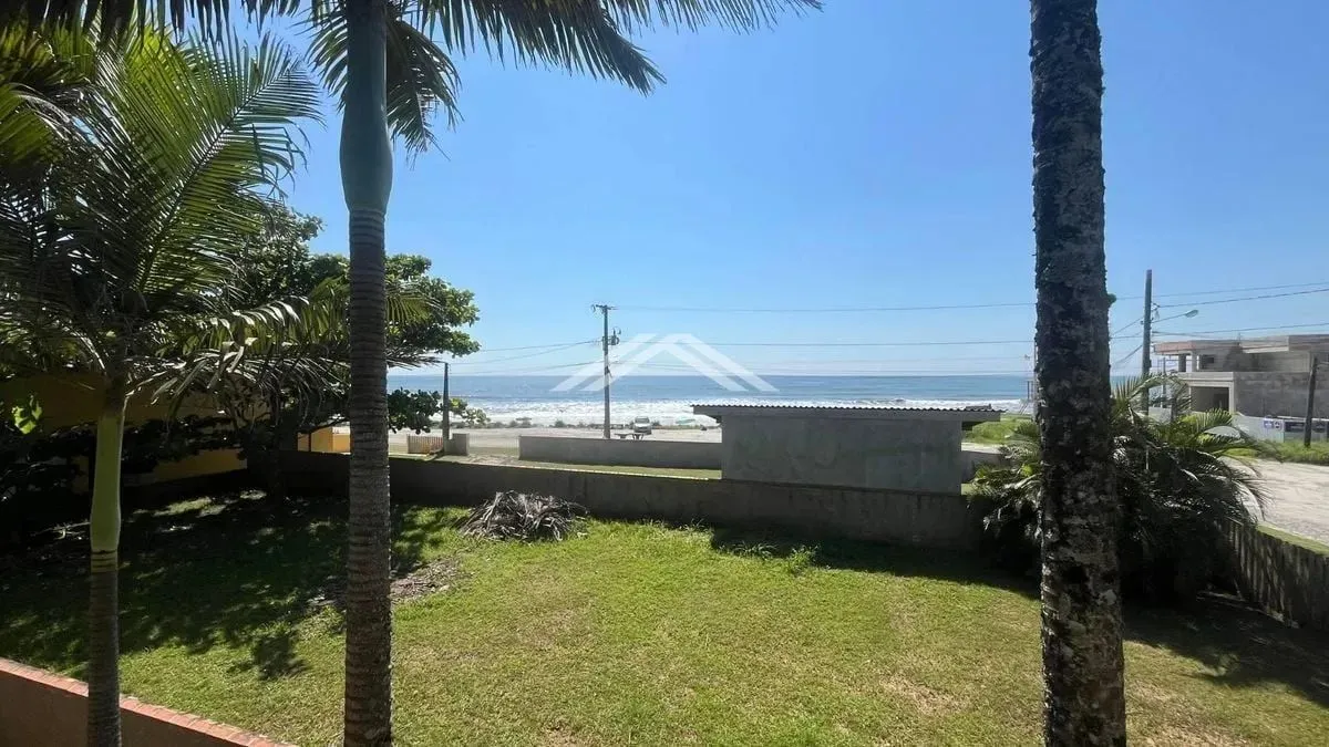 Sobrado com 4 quartos à Venda, Itapema do Norte - Itapoá