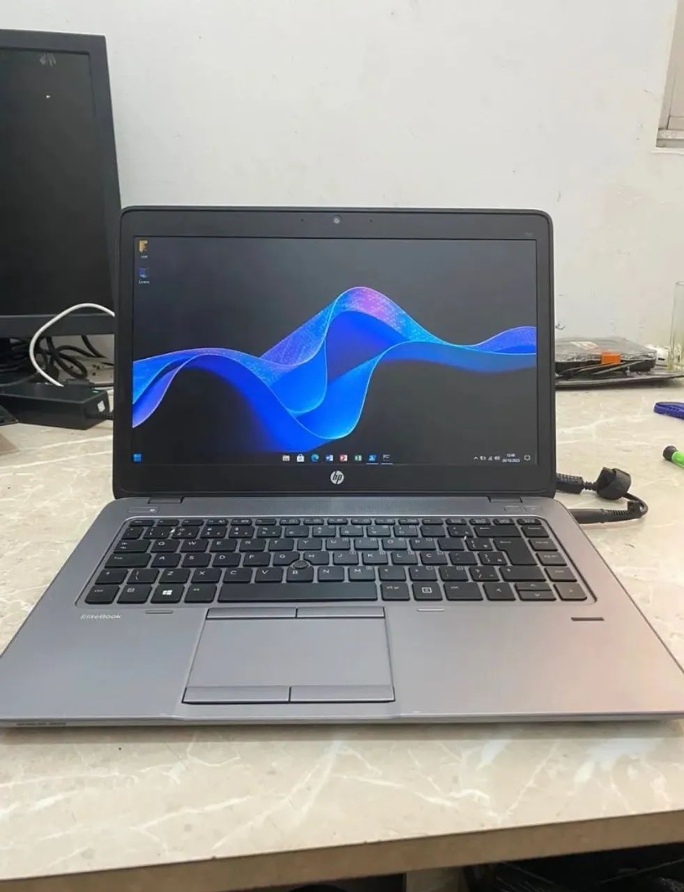 HP EliteBook 745 | AMD A10 | 8GB RAM | SSD 240GB | Office incluso| Bateria boa! R$970,00