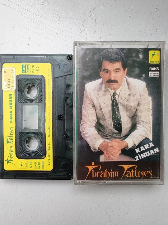 Fitas K7 originais de 6 países