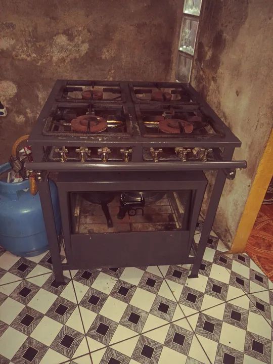 Vendo mil reais fogao a gas com forno falar com erick * - Foto 3