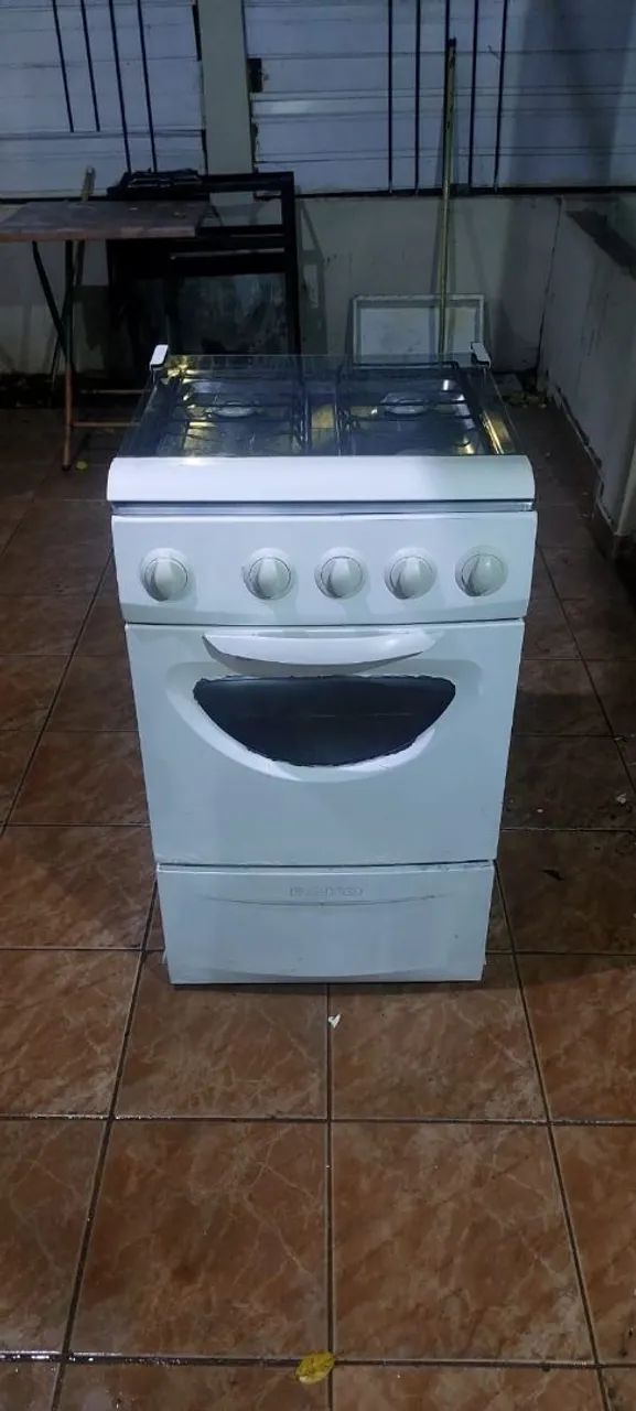Vendo Fogão 4 Bocas funcionando perfeitamente entrego grátis 