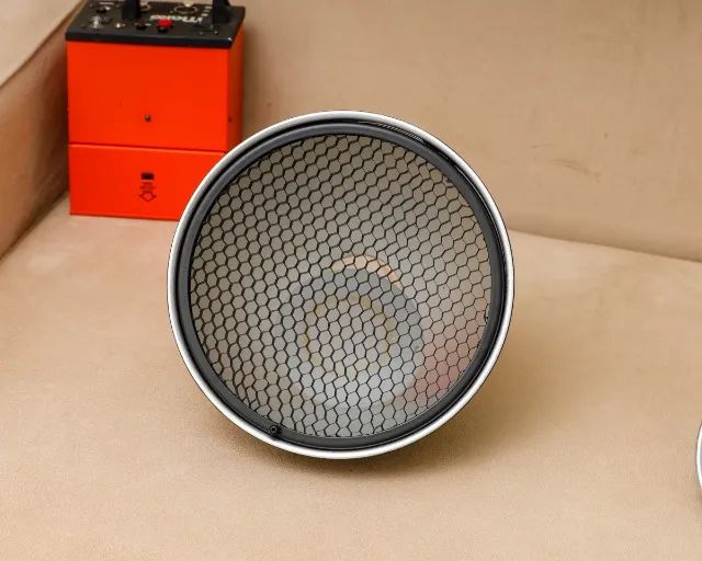 Flash Mako 3003 DC 2 Cabeças + Radio Youngnuo + 3 Modificadores - Foto 3