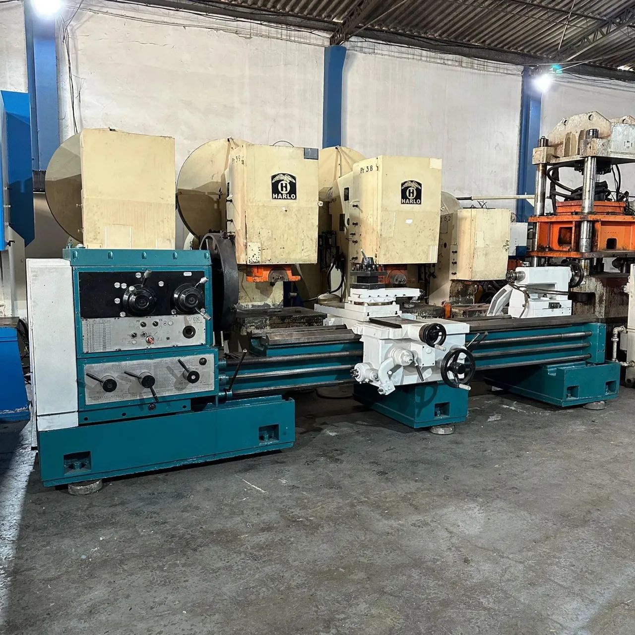 Torno mecânico Nardini 800 x 3000mm