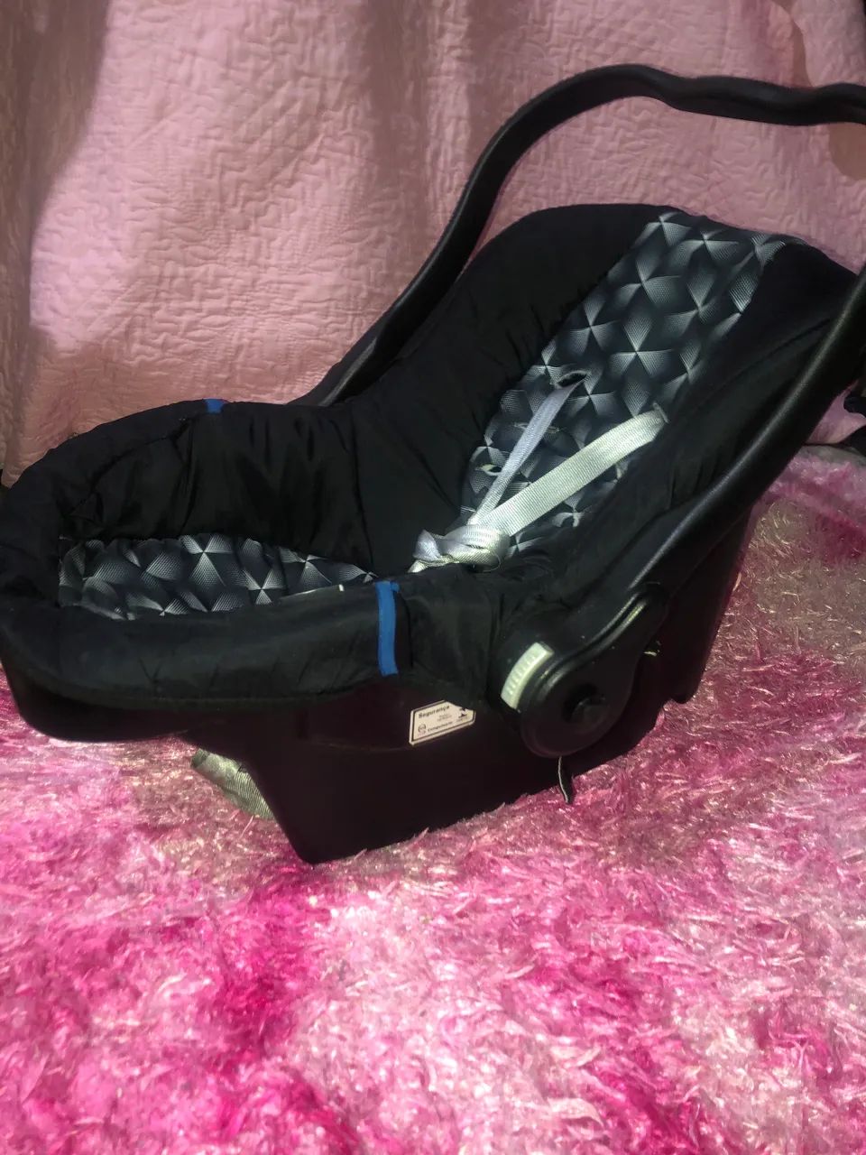 Bebê conforto + redutor de brinde