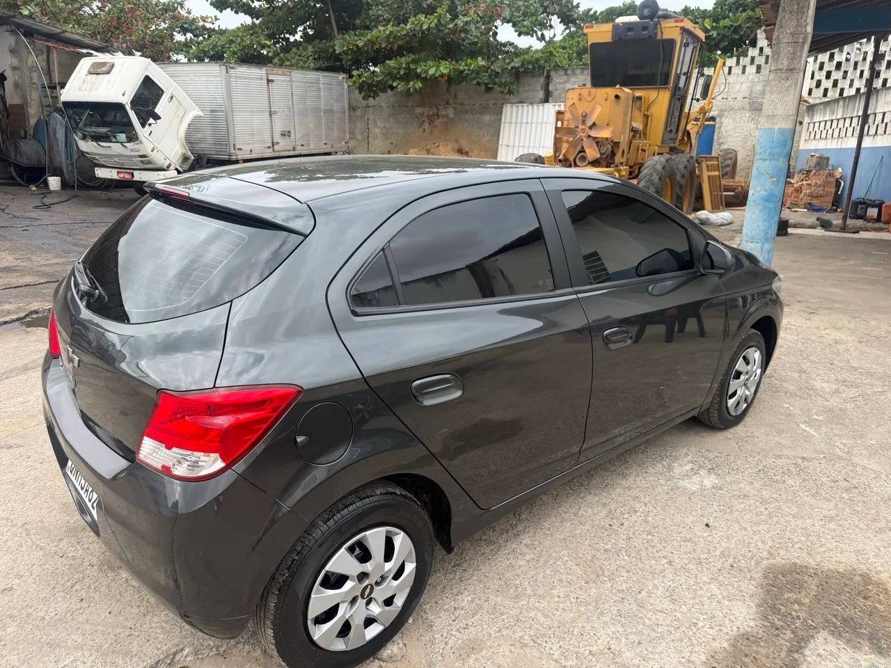 Chevrolet Onix JOY Hatch 1.0 8V Flex Mec. 4P 2018 - Foto 2