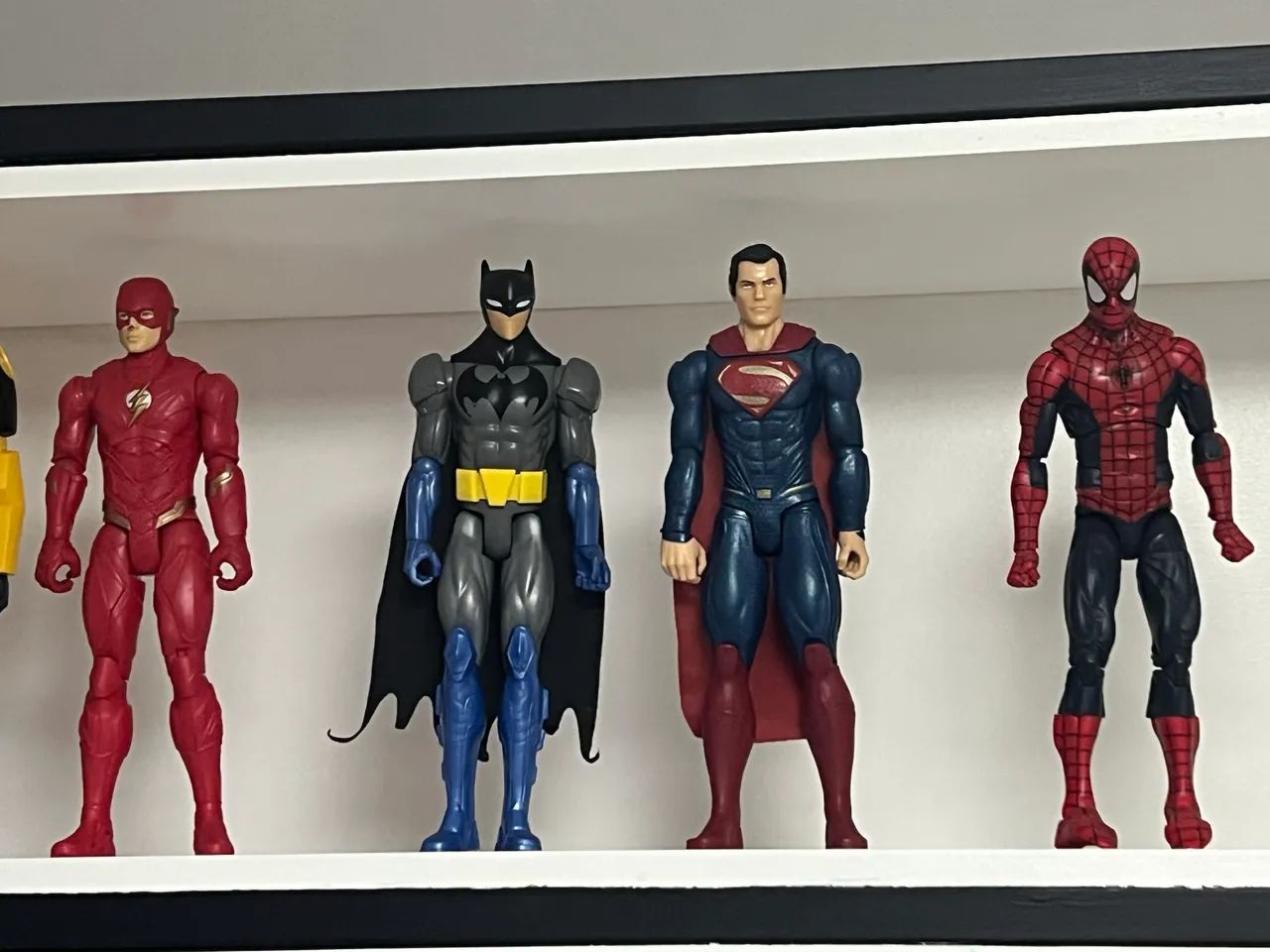 27 Bonecos originais da Marvel, DC e Star Wars - Foto 3