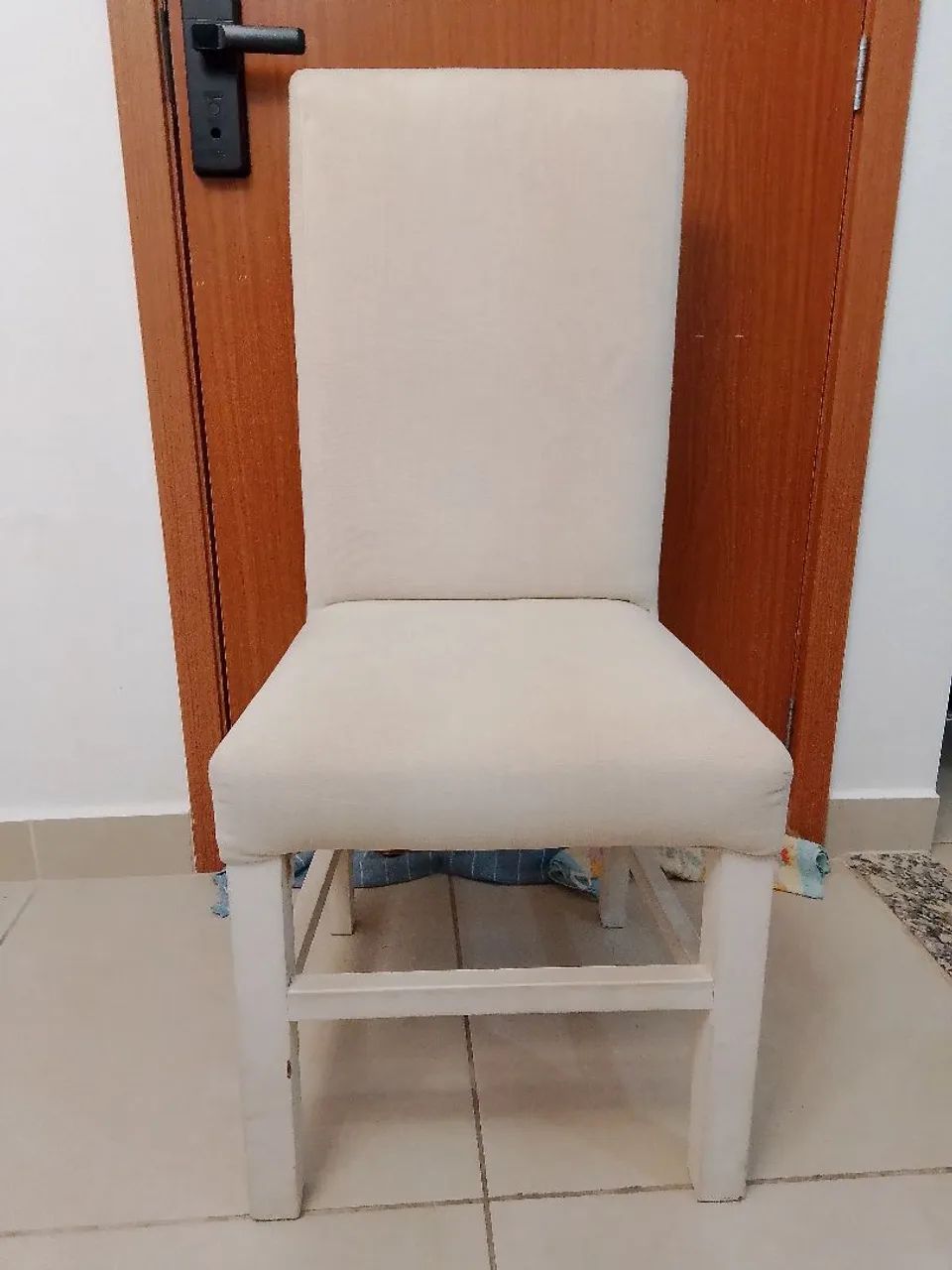Vendo 4 cadeiras de madeira  - Foto 3