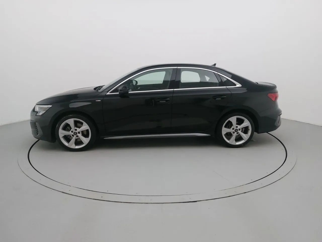 Audi A3 Sedan S-line 2.0 TFSI S-tronic, foto 2 de 18