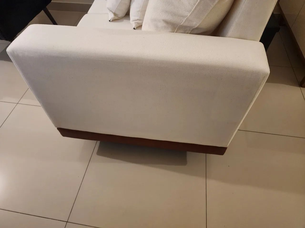 Vendo sofá Living Off White novo. - Foto 3